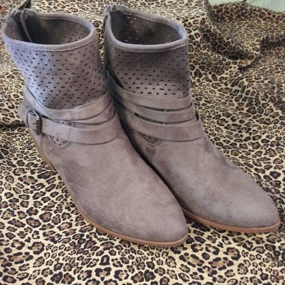Cityclassified Shoes - 2138 Size 8 City Classified Ankle Boots